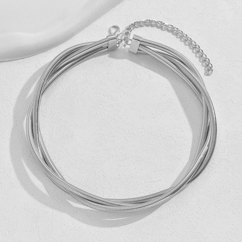 Simple Style Solid Color Electroplated Golden Plated Alloy Metal Choker.