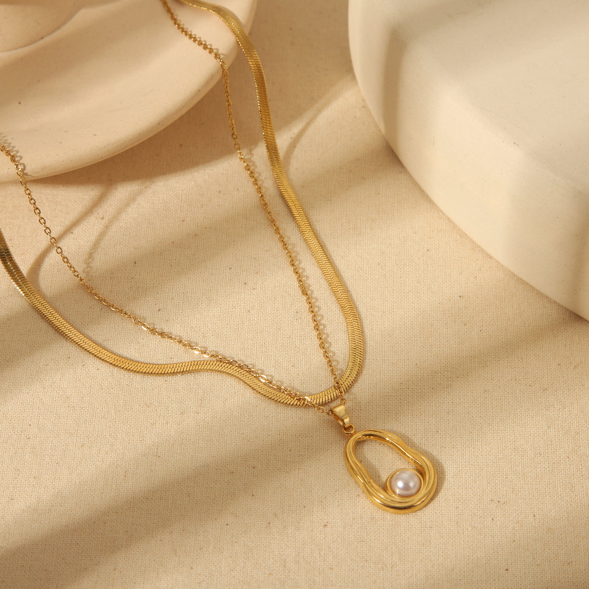 Ion Plating (IP) 18K Gold Plated Irregular Round Solid Color  Pendant Necklace