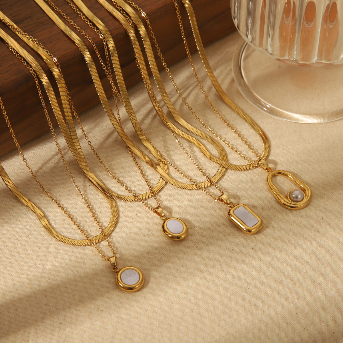 Ion Plating (IP) 18K Gold Plated Irregular Round Solid Color  Pendant Necklace