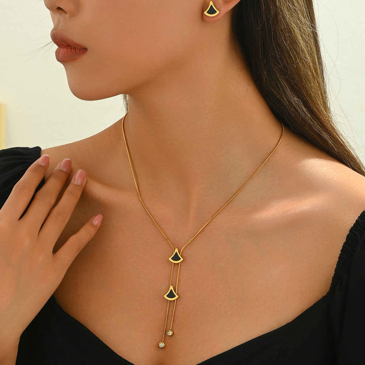 Four-Piece Stainless Steel Fan-Shaped Geometric Light Luxury Tassel Necklace And Earring Set