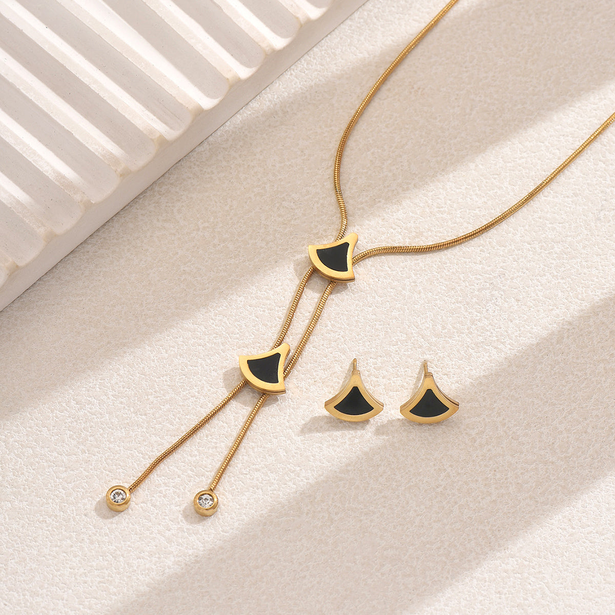 Four-Piece Stainless Steel Fan-Shaped Geometric Light Luxury Tassel Necklace And Earring Set