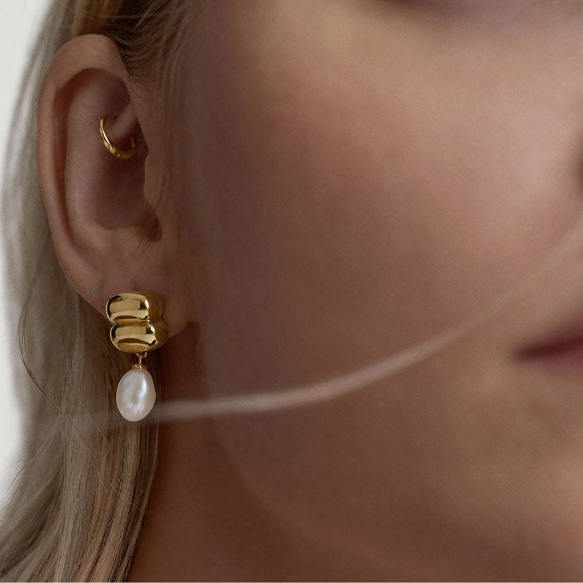 Irregular Geometric Plating Inlay 304 Stainless Steel Pearl 18K Gold Plated Ear Studs