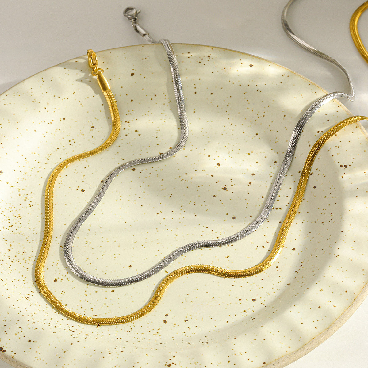 Vacuum Electroplating (In Furnace) Plated 18K Real Gold 316 Stainless Steel Lobster Clasp Elegant Minimalist Style Unisex Push Clasp Necklace